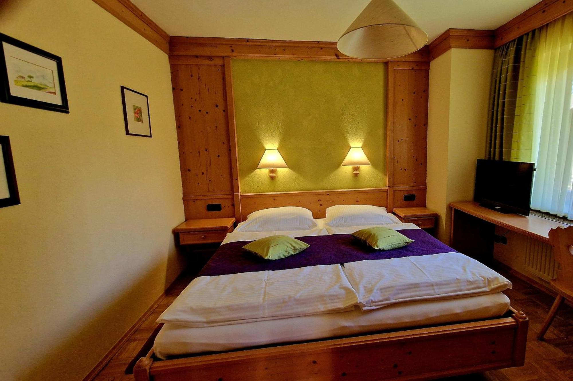 Landgasthof Trattnig Schiefling am See Bilik gambar
